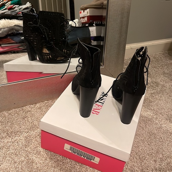 JUSTFAB Tracey heels - Picture 2 of 5